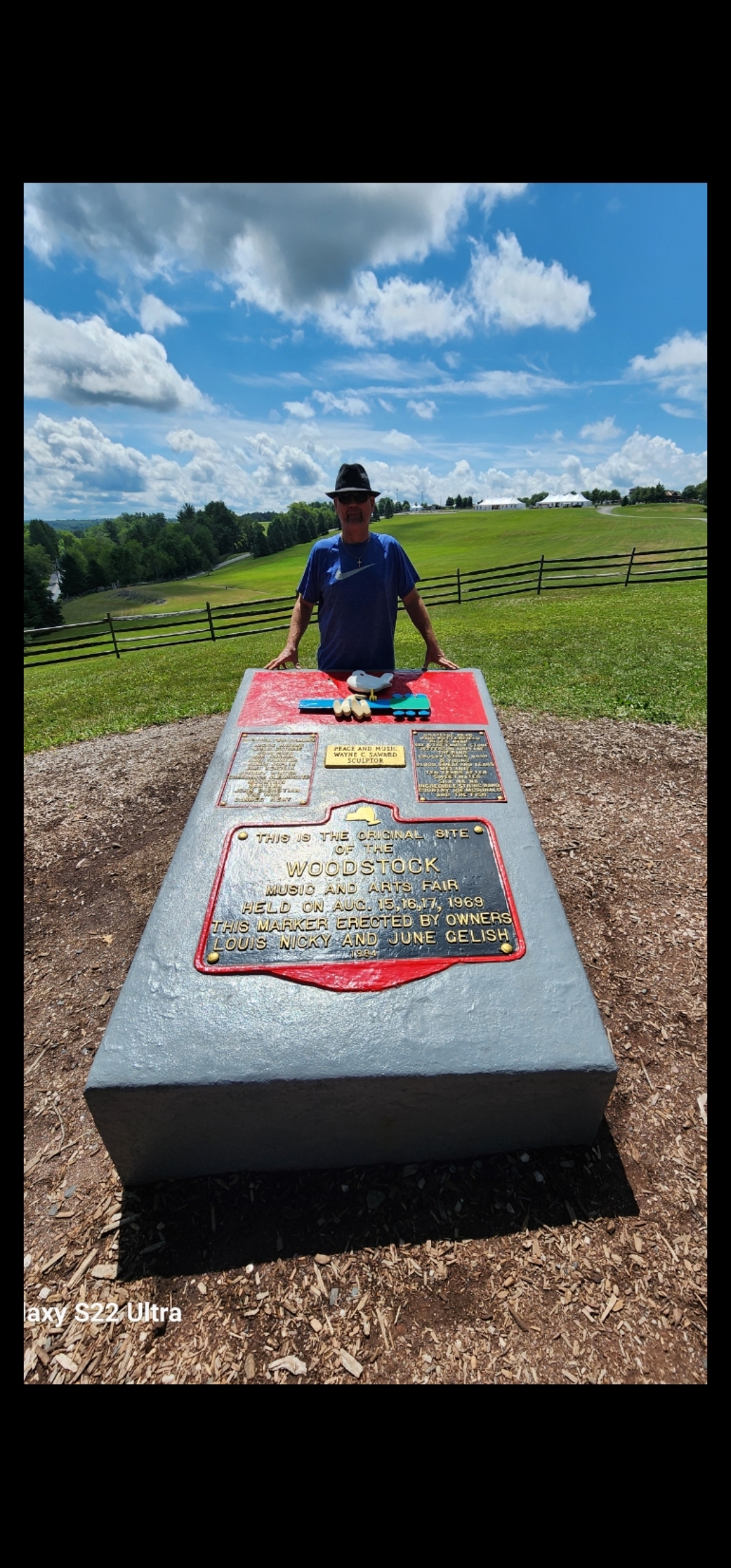 HAPPY BIRTHDAY FRIEND!! Blank Meme Template