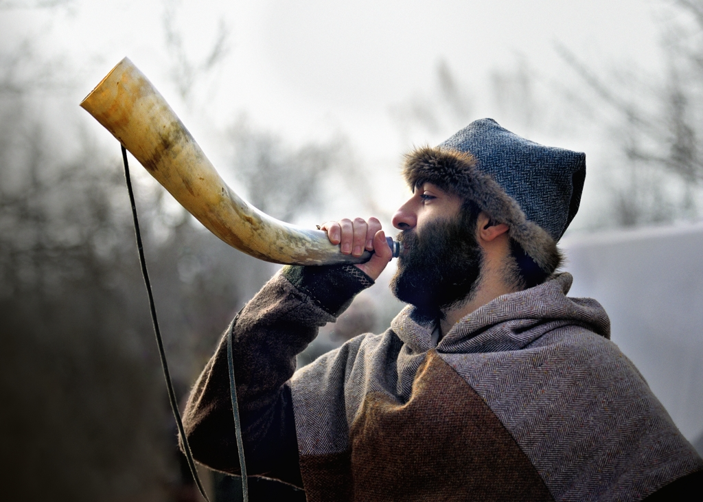 war horn Blank Meme Template