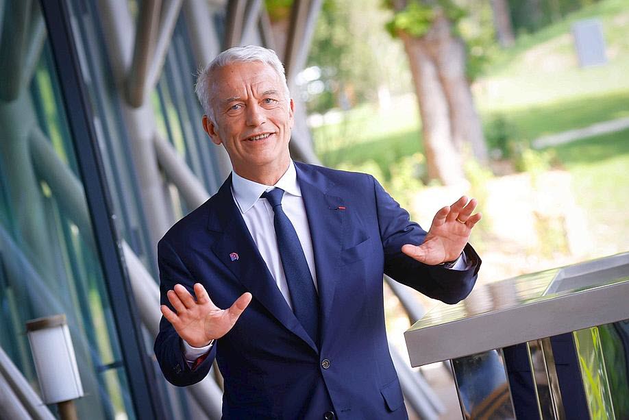 Patrick Martin ça va bien se passer Blank Meme Template