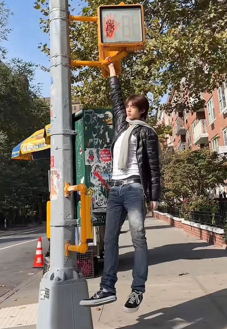 Juhoon hanging Blank Meme Template