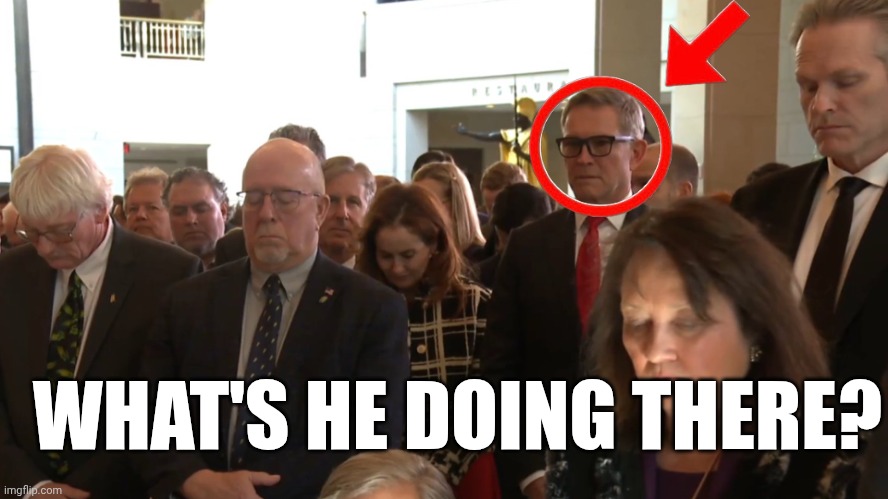 What's he doing here | WHAT'S HE DOING THERE? | image tagged in roblox | made w/ Imgflip meme maker