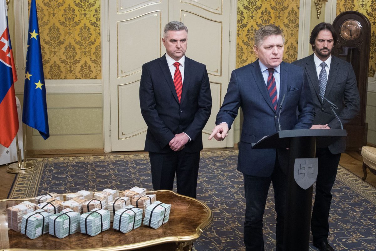 Fico milion Blank Meme Template