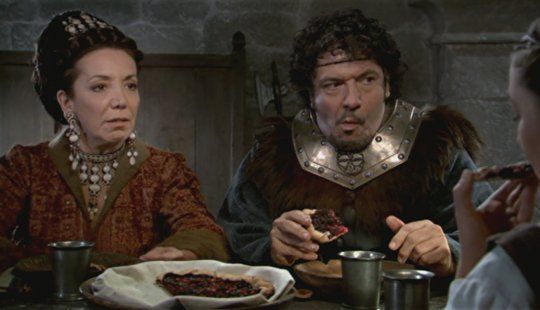 Léodagan et Séli à table Blank Meme Template