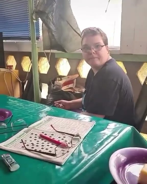 Marina ist aufgestanden Blank Meme Template