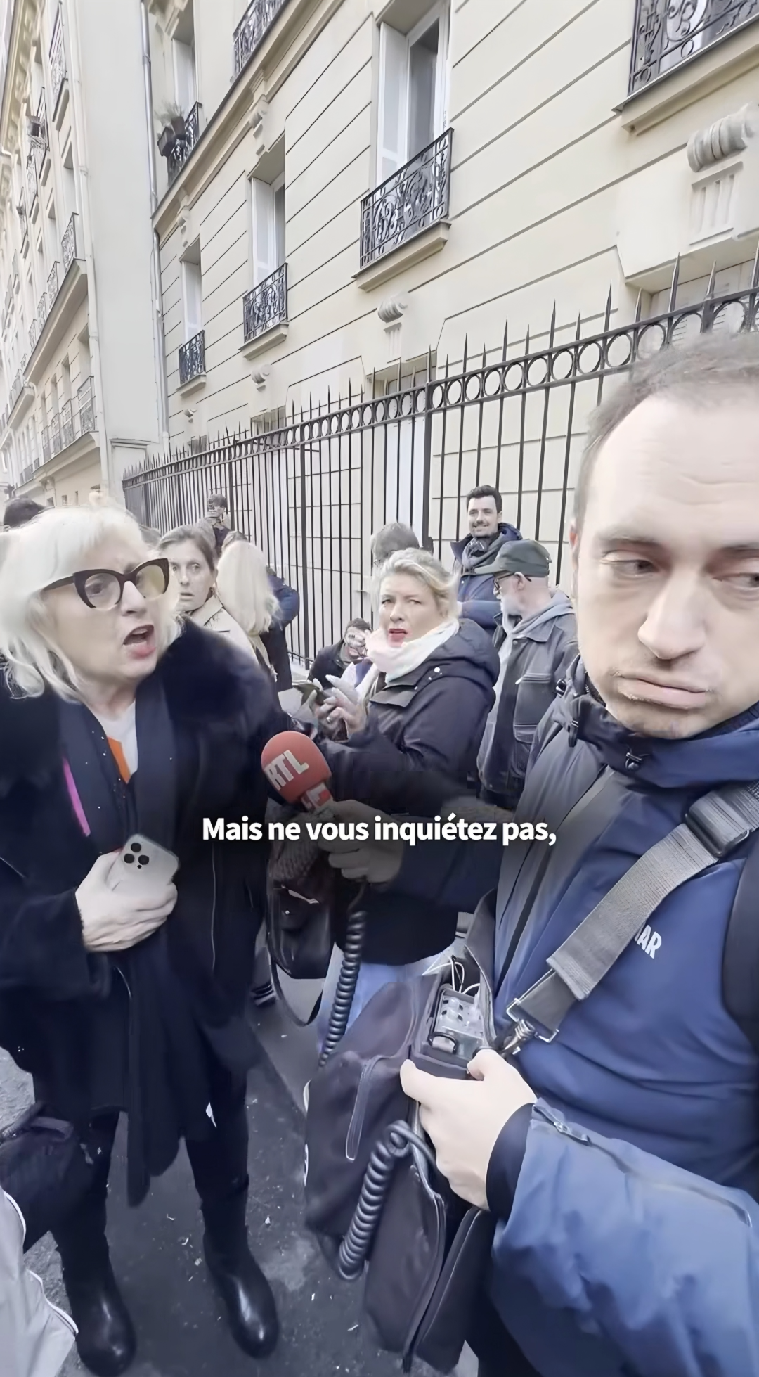 Journaliste saoulé Blank Meme Template