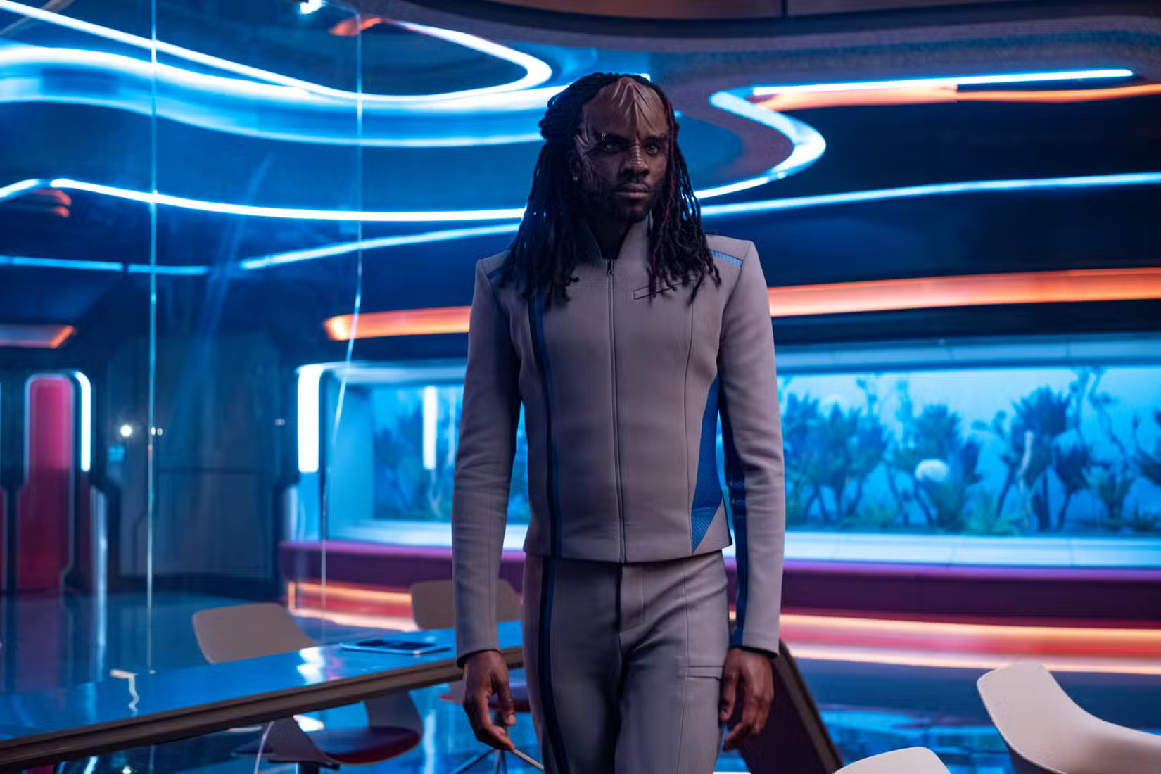 Queenong Blank Meme Template