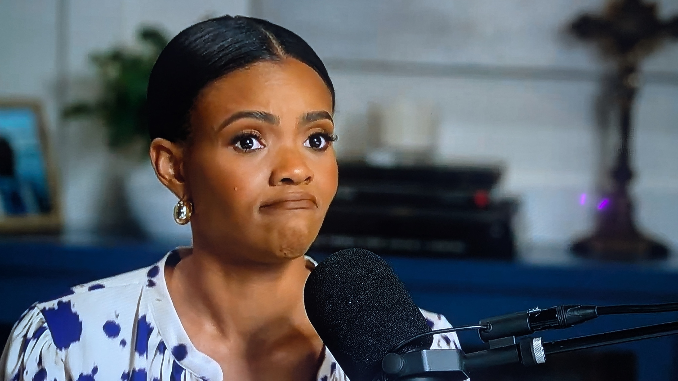 The news lady Blank Meme Template