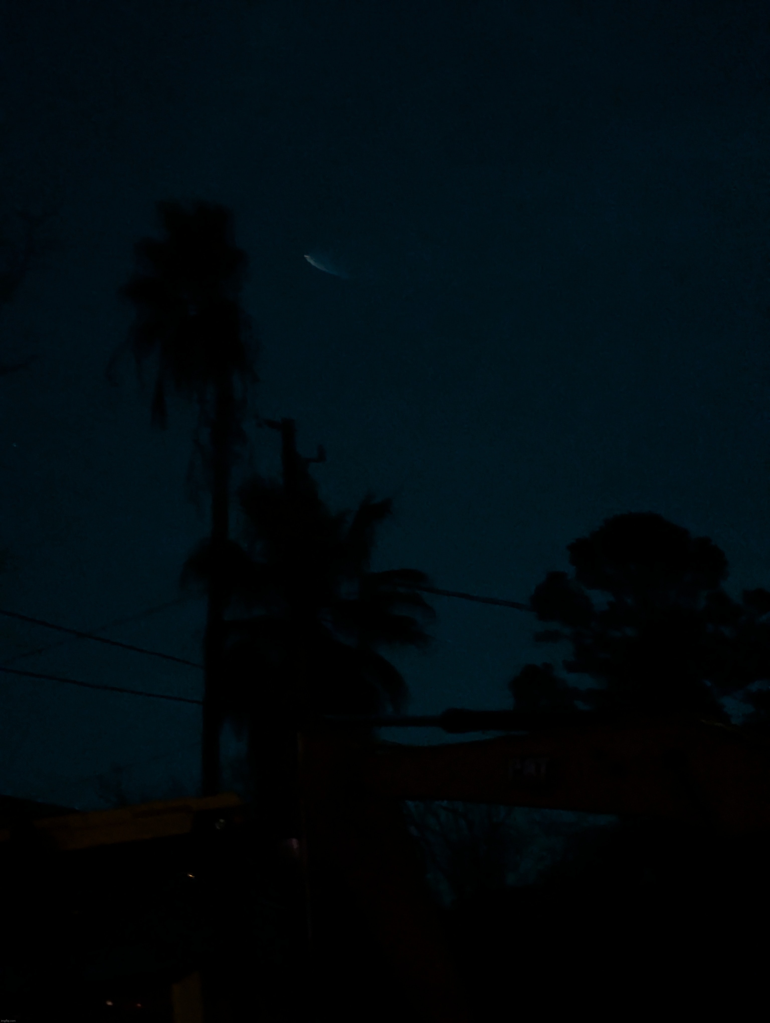 Pictures of the SpaceX rocket as it flew by | image tagged in photography | made w/ Imgflip meme maker