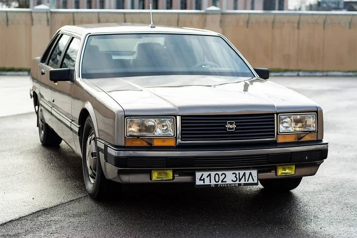 ZIL 4102 Prototype: 2 Units Are Made, First One Is Destroyed | image tagged in zil 4102 prototype,soviet russia | made w/ Imgflip meme maker