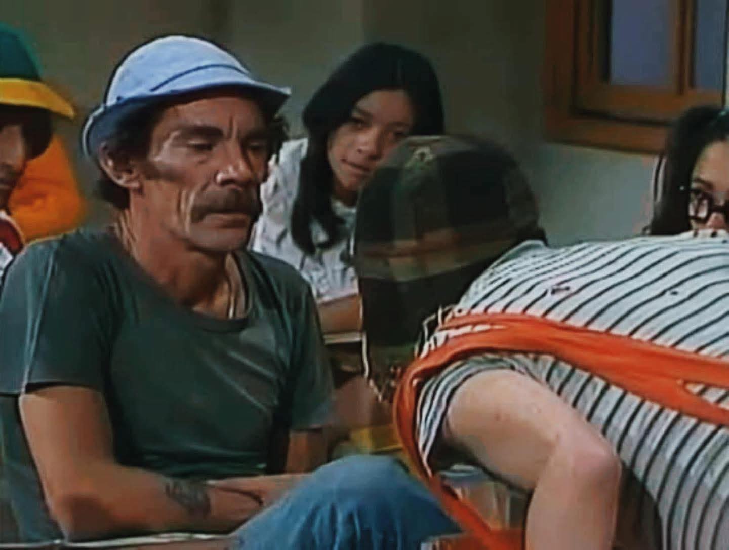 chavo del 8 mirando a don ramon Blank Meme Template