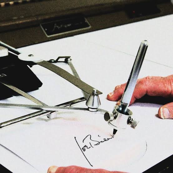 Joe Biden’s Autopen Blank Meme Template