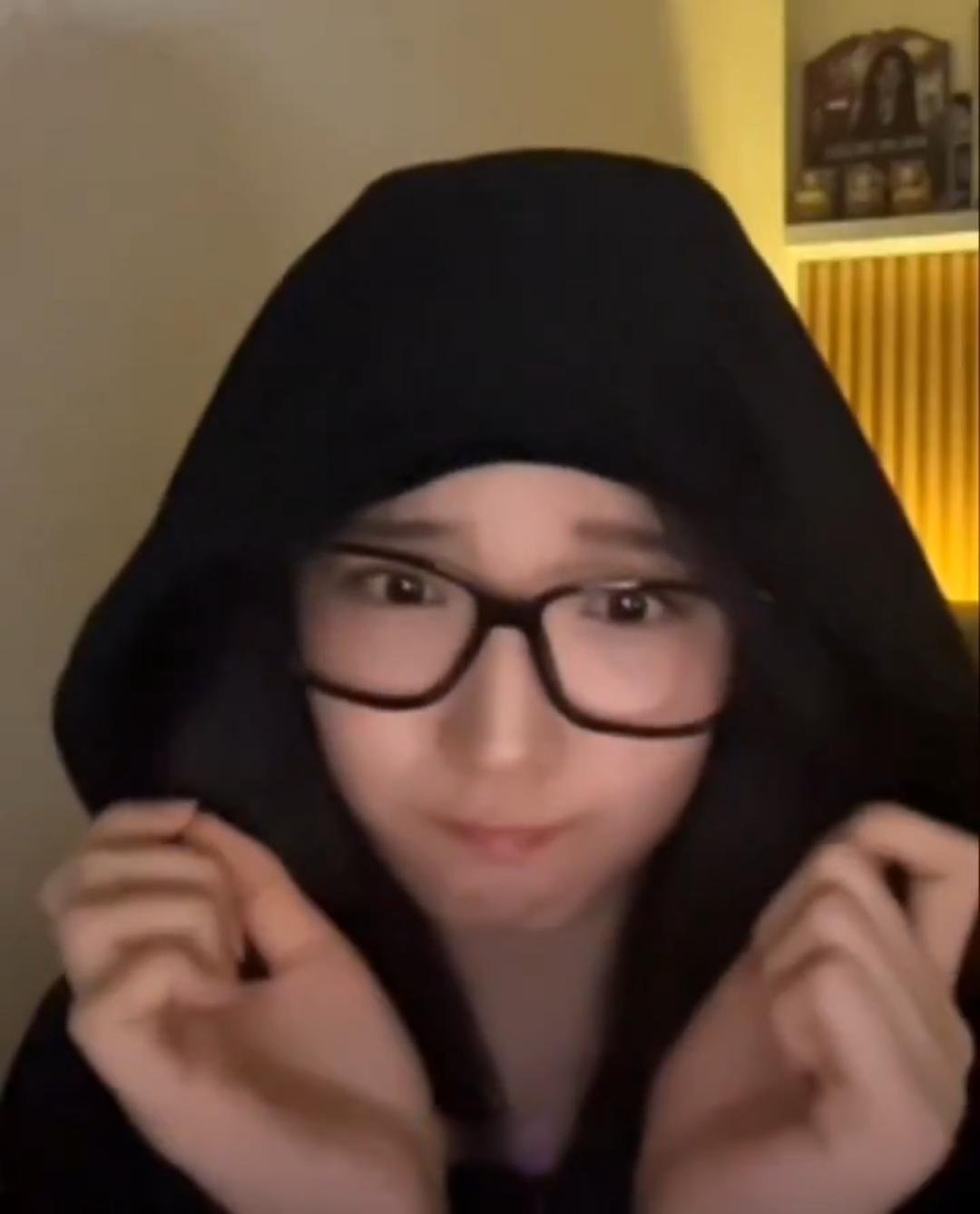 Delynn Blank Meme Template