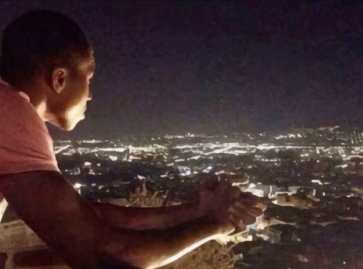 Ponder Blank Meme Template