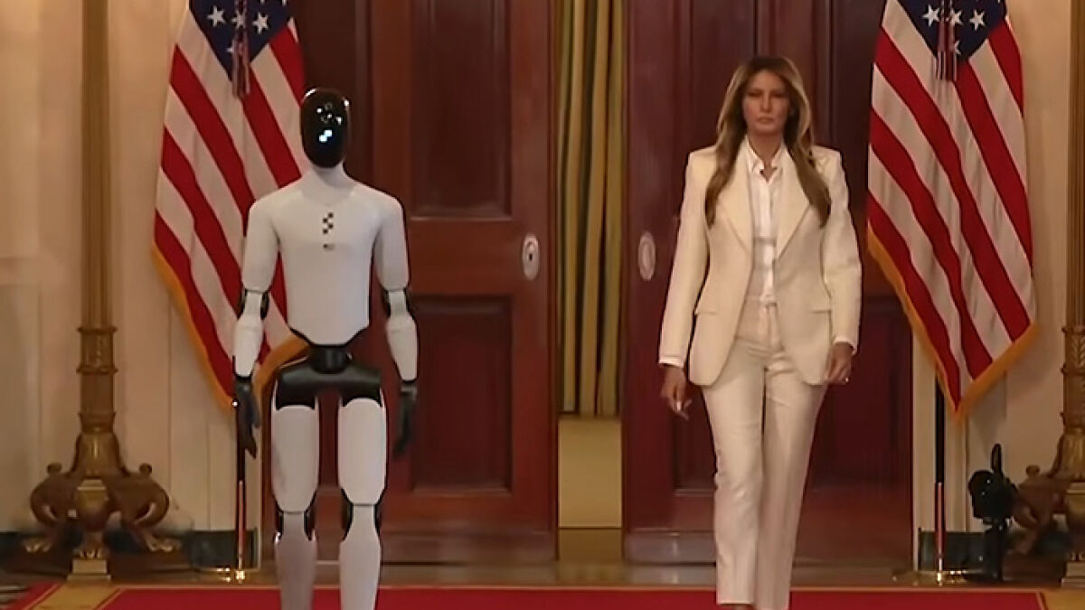 Melania Robot Blank Meme Template