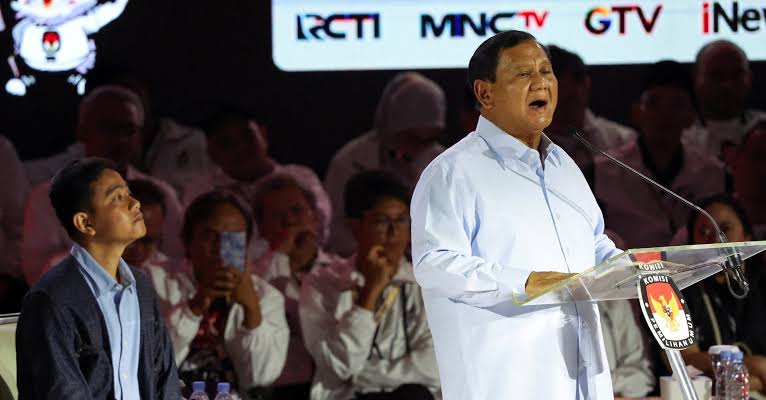 High Quality Gibran and prabowo Blank Meme Template