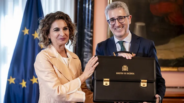 Ministros de Hacienda de la Charocracia Blank Meme Template