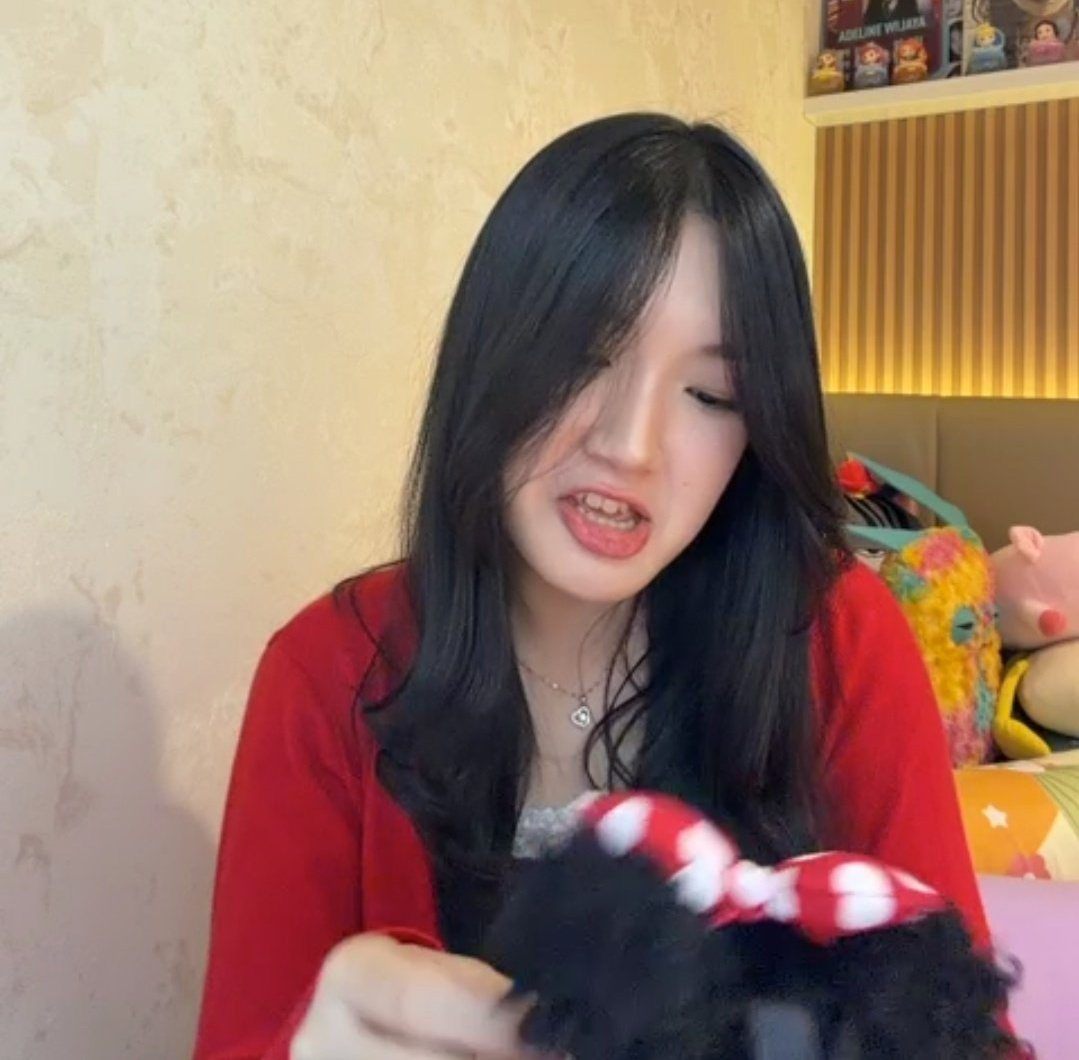 Delynn Blank Meme Template