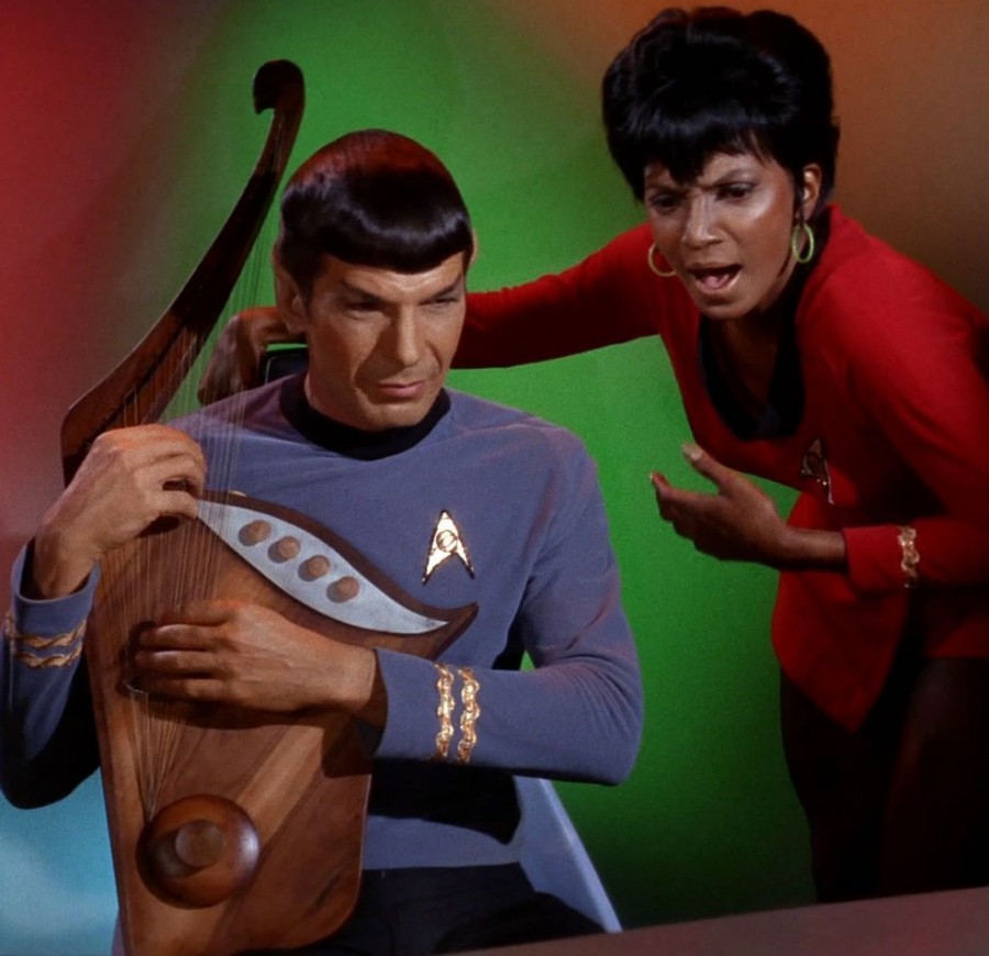 Spock plays Blank Meme Template