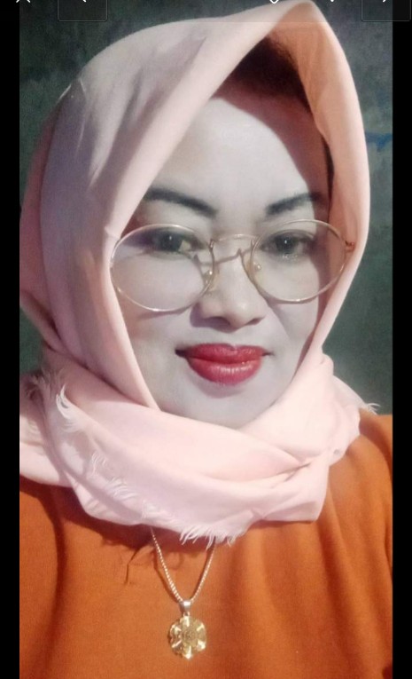 Hasilkan photo wanita ini membuka dada Blank Meme Template