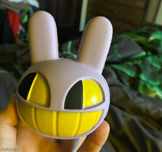 This is my only peace of TADC merch and I like it | image tagged in the amazing digital circus,jax,toy | made w/ Imgflip meme maker