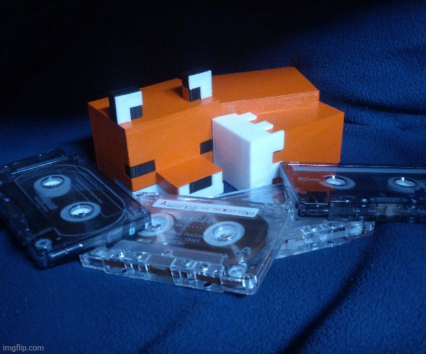 Photography is also art. | image tagged in minecraft,fox | made w/ Imgflip meme maker