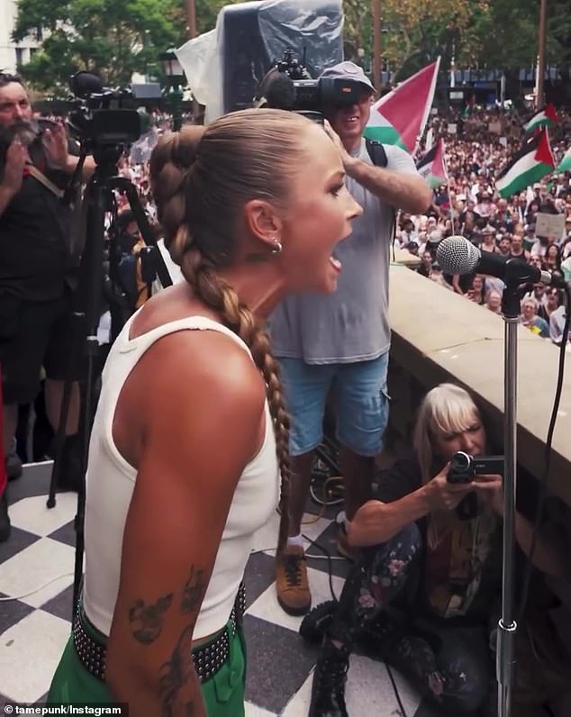 Grace Tame rage Blank Meme Template