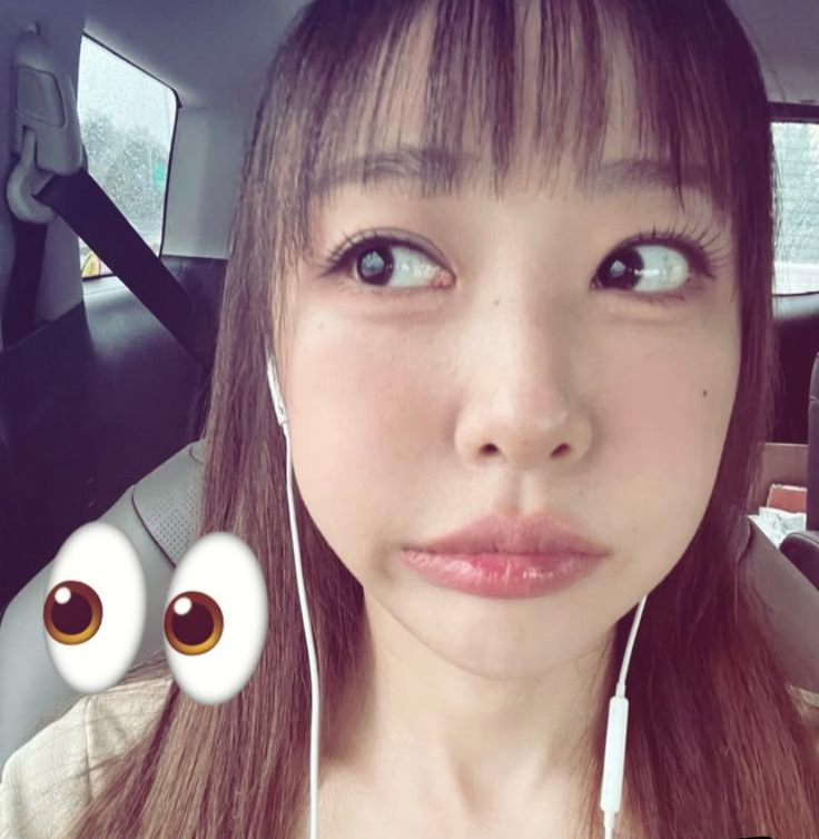 Reaction (yves) Blank Meme Template