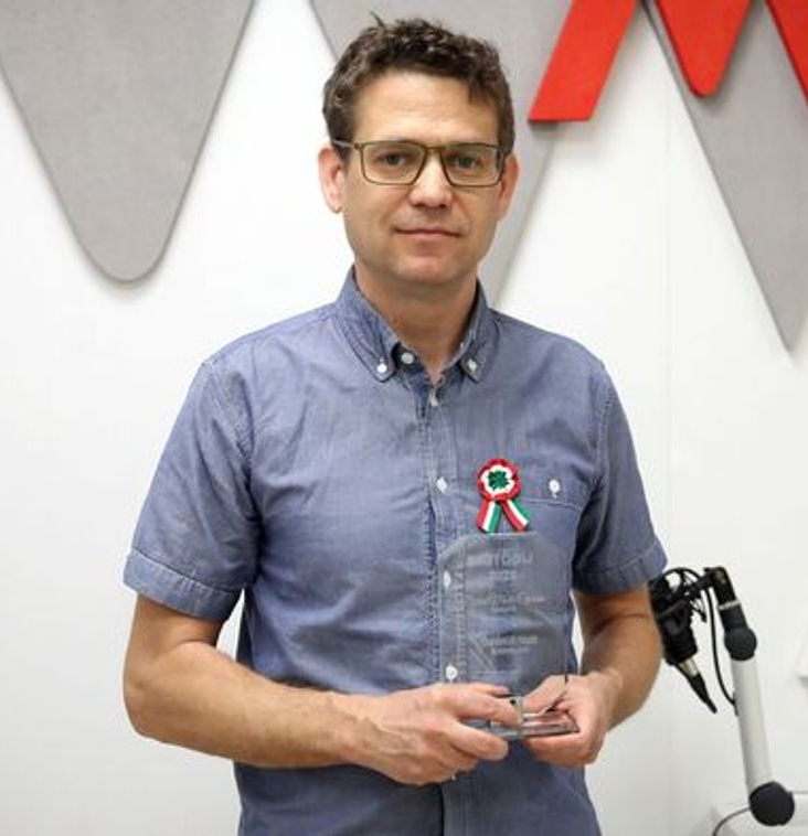 Hide The Pain Máté Blank Meme Template