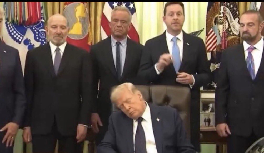 Sleepy Trumpy Blank Meme Template