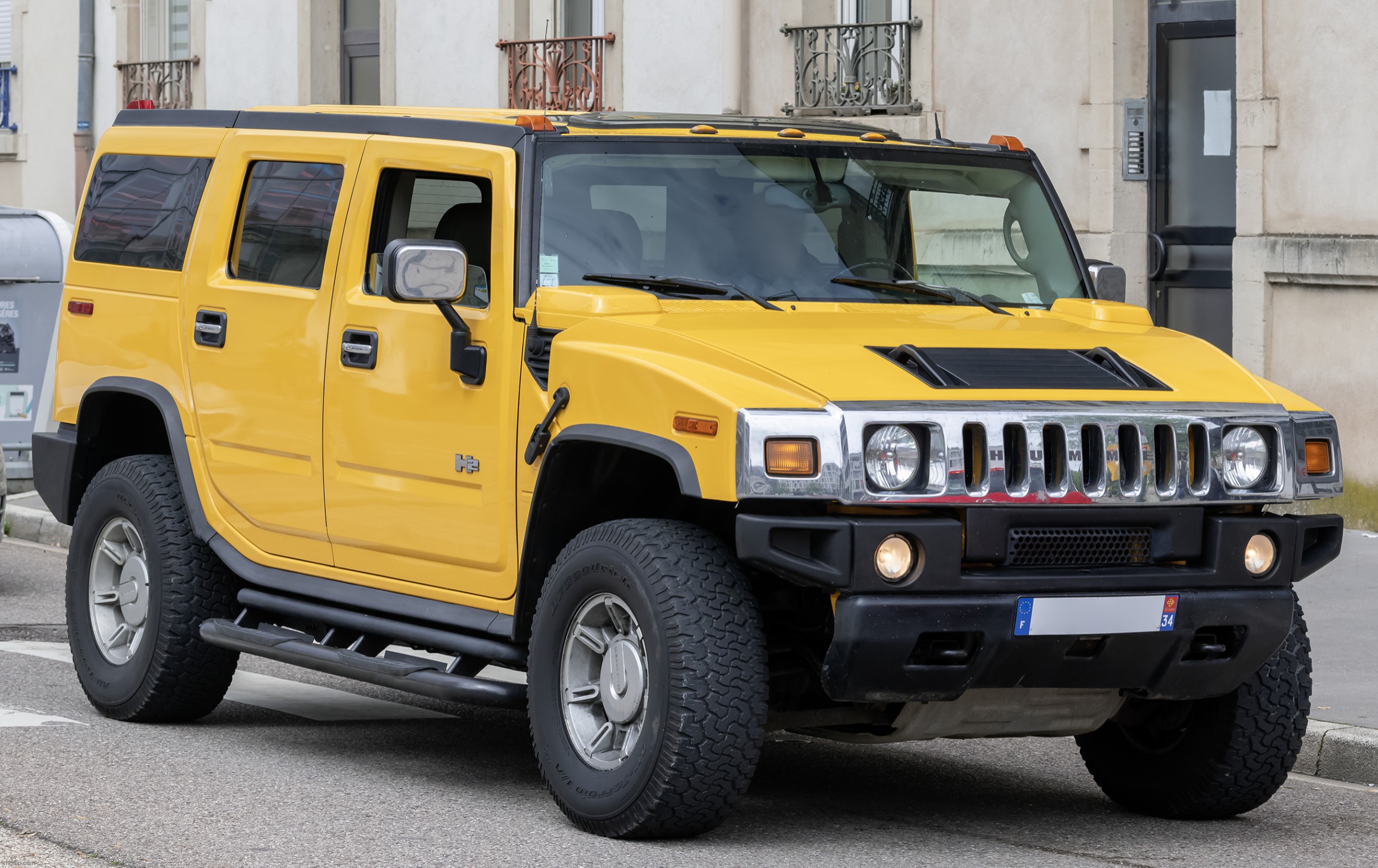 Hummer H2: Big Block V8 | image tagged in hummer h2,hummer,cars | made w/ Imgflip meme maker