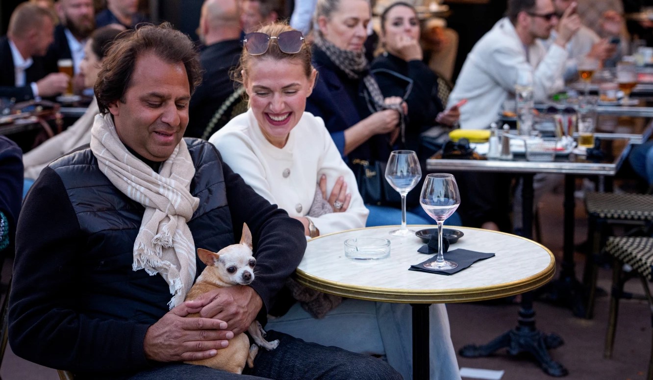 cannes couple dog Blank Meme Template