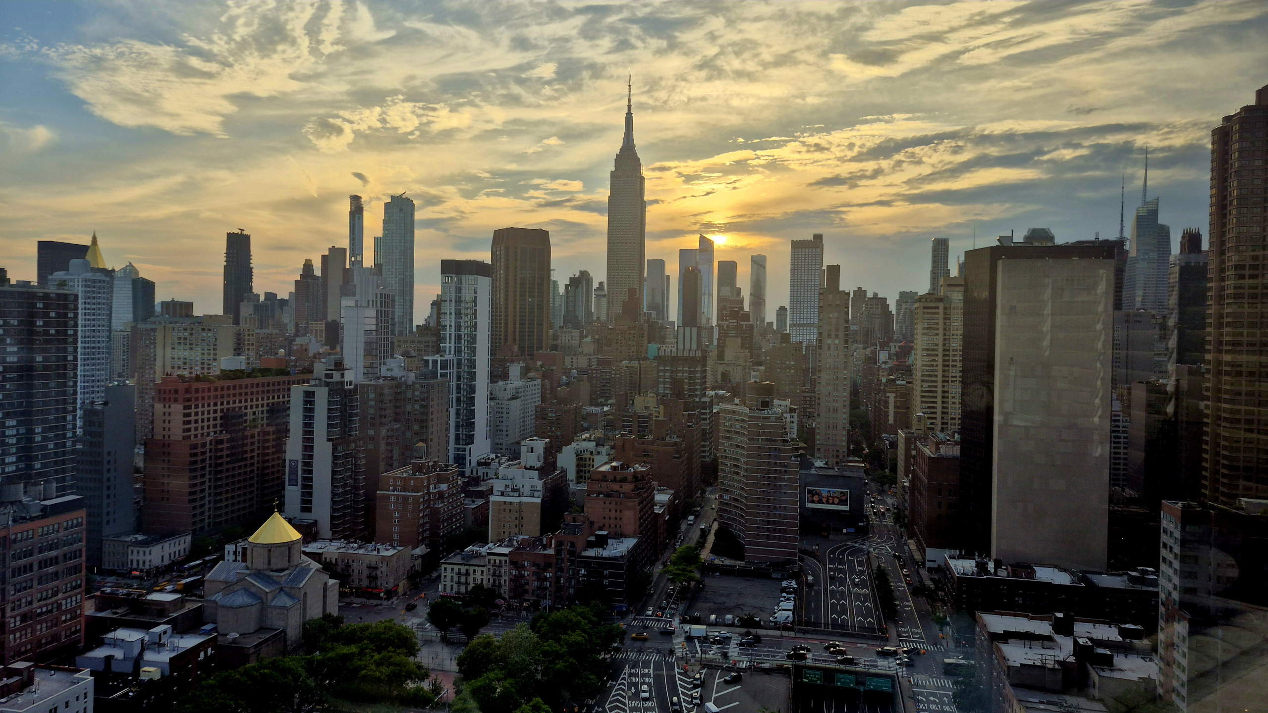 High Quality Manhattan Skyline by Enfield Blank Meme Template