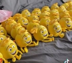 upvote this image if you think sirecheesy is a bumahh grooming chud | image tagged in skinning orphans | made w/ Imgflip meme maker