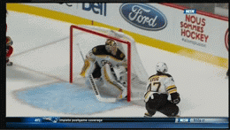 Canadiens fan targets Tuukka Rask with laser pointer (Video / GIF)