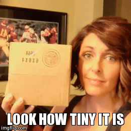 LOOK HOW TINY IT IS | image tagged in gifs | made w/ Imgflip video-to-gif maker