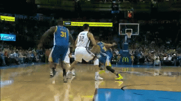 Reggie Jackson throws down monster and-1 dunk vs Warriors (Video)