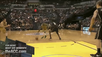 Notre Dame 6'1" guard Demetrius Jackson dunks over Purdue 7'2" center Isaac Haas (Video)