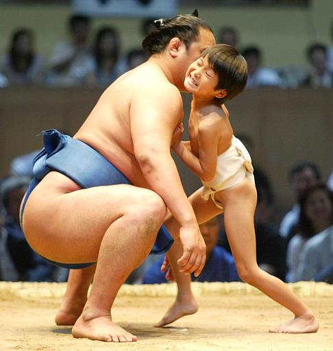 sumo Blank Meme Template