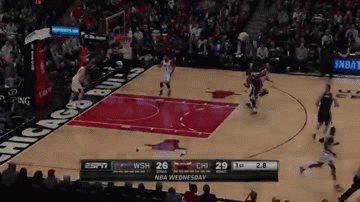 Derrick Rose sinks half-court shot, beats first quarter buzzer vs Wizards (Video)