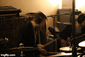 Layin' it down | image tagged in gifs,music | made w/ Imgflip images-to-gif maker