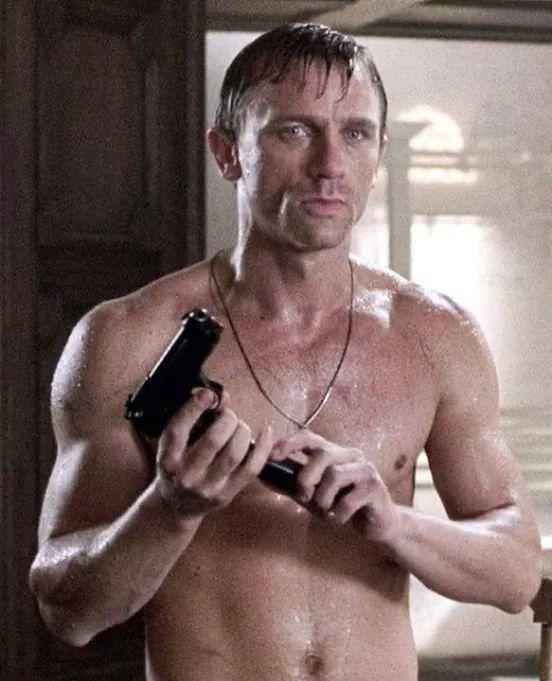 daniel craig Blank Meme Template