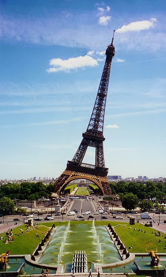 High Quality Eiffel Tower Blank Meme Template