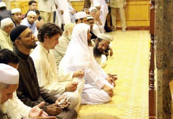 High Quality Justin Trudeau in a Mosque Blank Meme Template