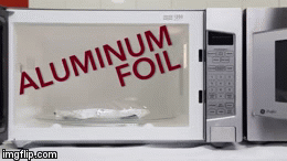 Alumunium foil, karena bisa memicu api. (Via: youtube.com)