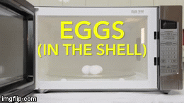 Telur yang masih dalam cangkang, karena bisa meledak. (Via: youtube.com)