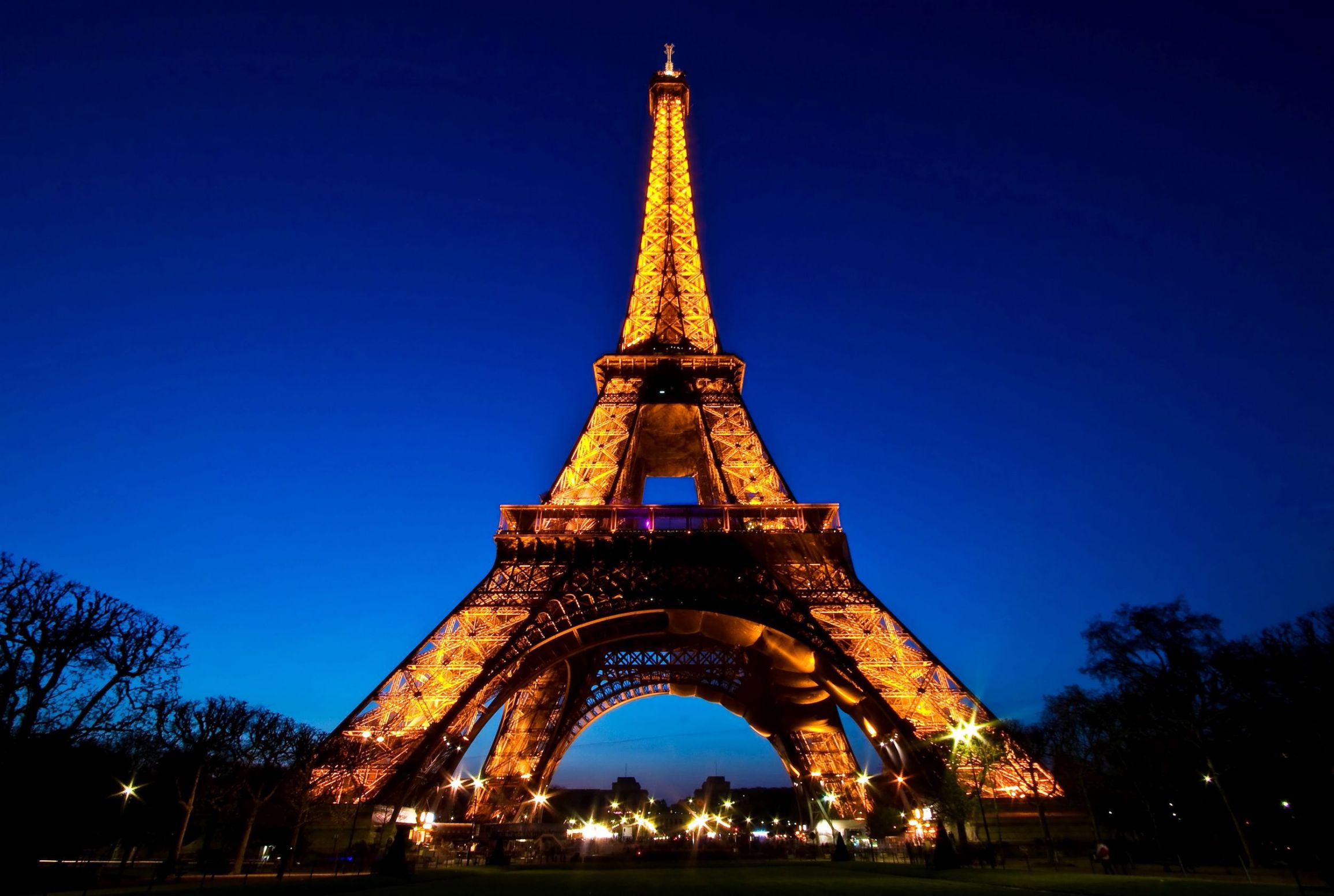 High Quality Eiffel Tower Blank Meme Template