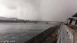 Esta Tormenta En Rusia Se Salió De Control, Mira Fijamente Este Puente.