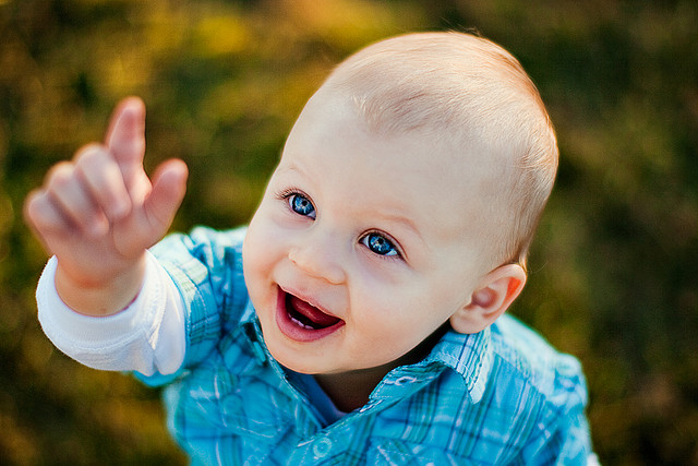 High Quality baby bebe pointing Blank Meme Template